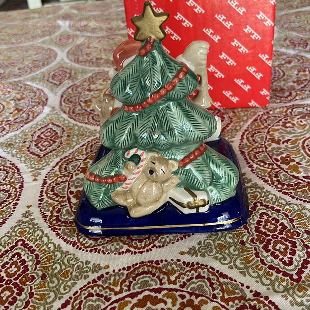 Vintage Fritz & Floyd Santa / Tree / Toy Christmas Card holder in original box.